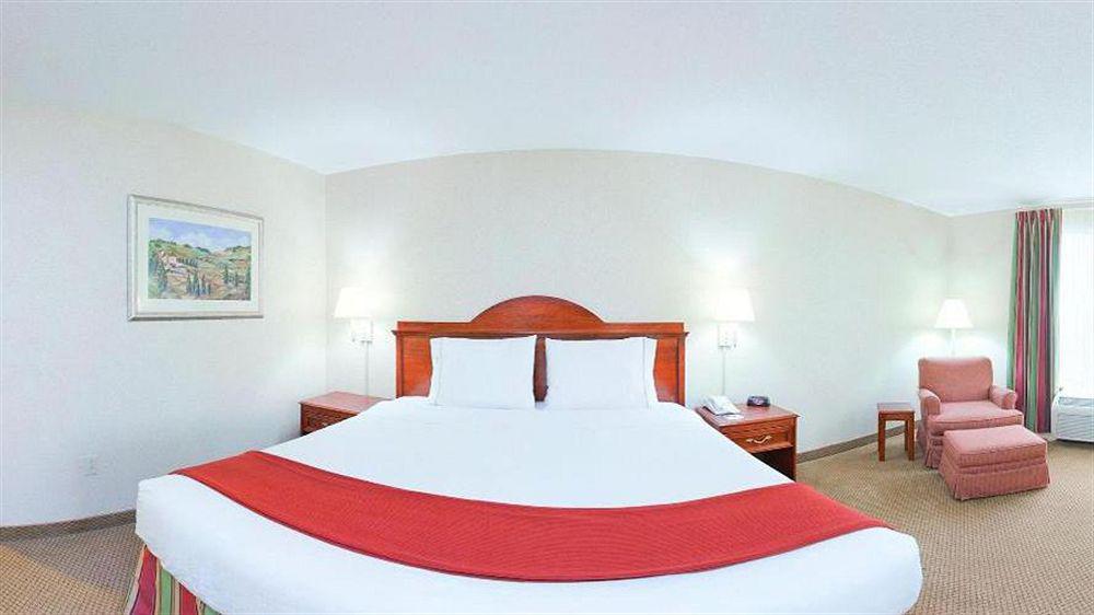 Holiday Inn Express Hotel & Suites Bowling Green By Ihg Εξωτερικό φωτογραφία