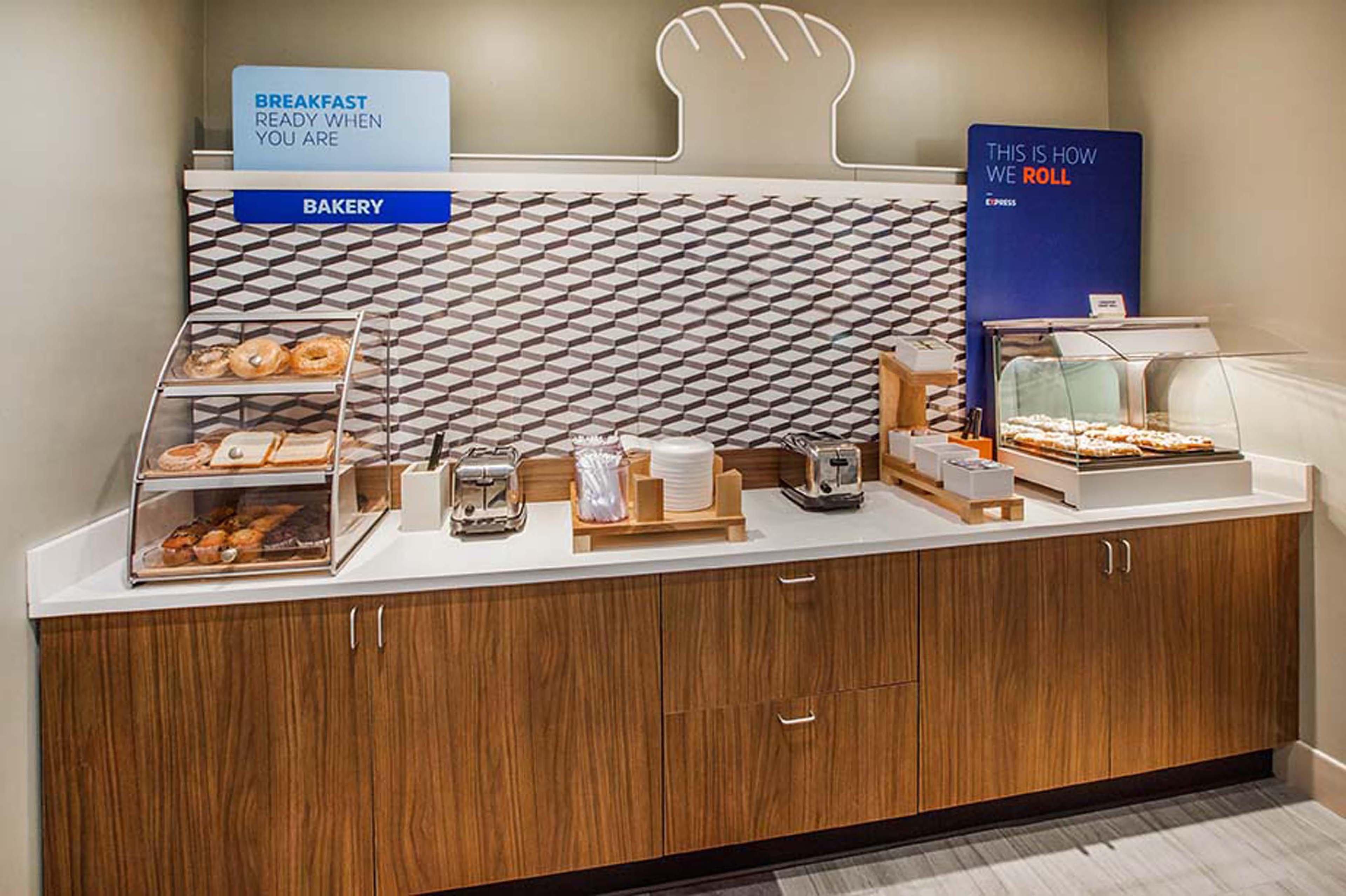 Holiday Inn Express Hotel & Suites Bowling Green By Ihg Εξωτερικό φωτογραφία