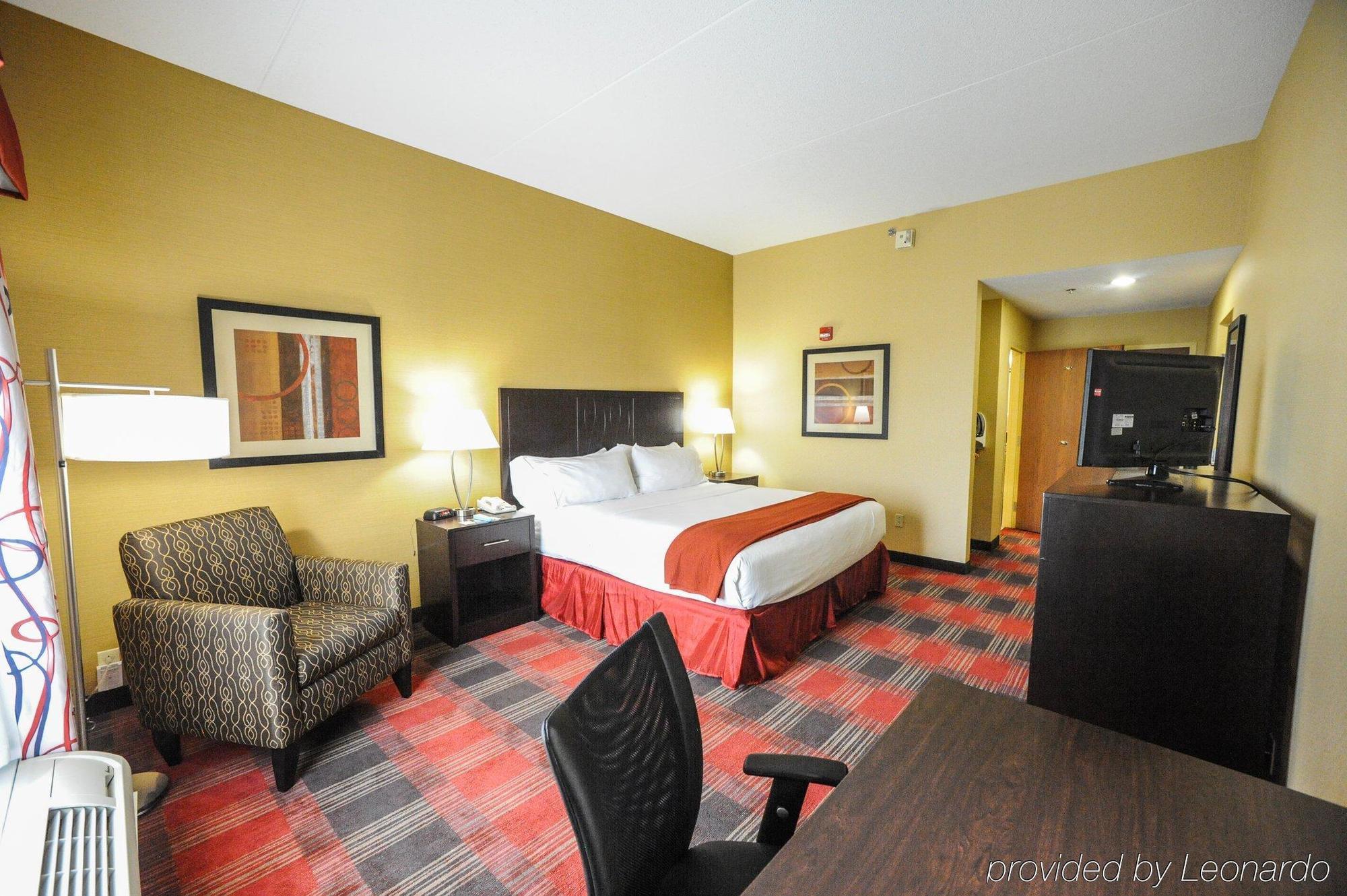 Holiday Inn Express Hotel & Suites Bowling Green By Ihg Εξωτερικό φωτογραφία