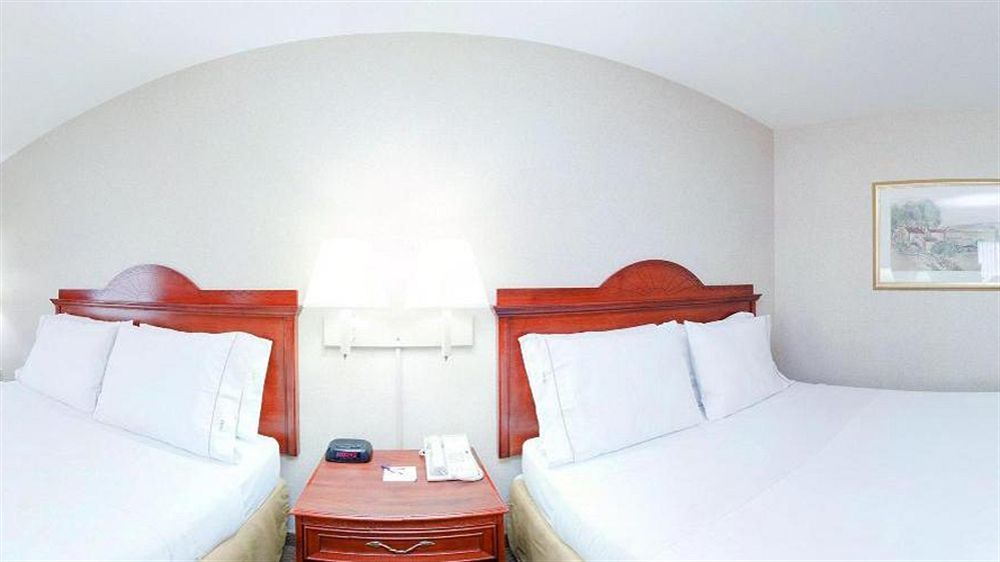 Holiday Inn Express Hotel & Suites Bowling Green By Ihg Εξωτερικό φωτογραφία