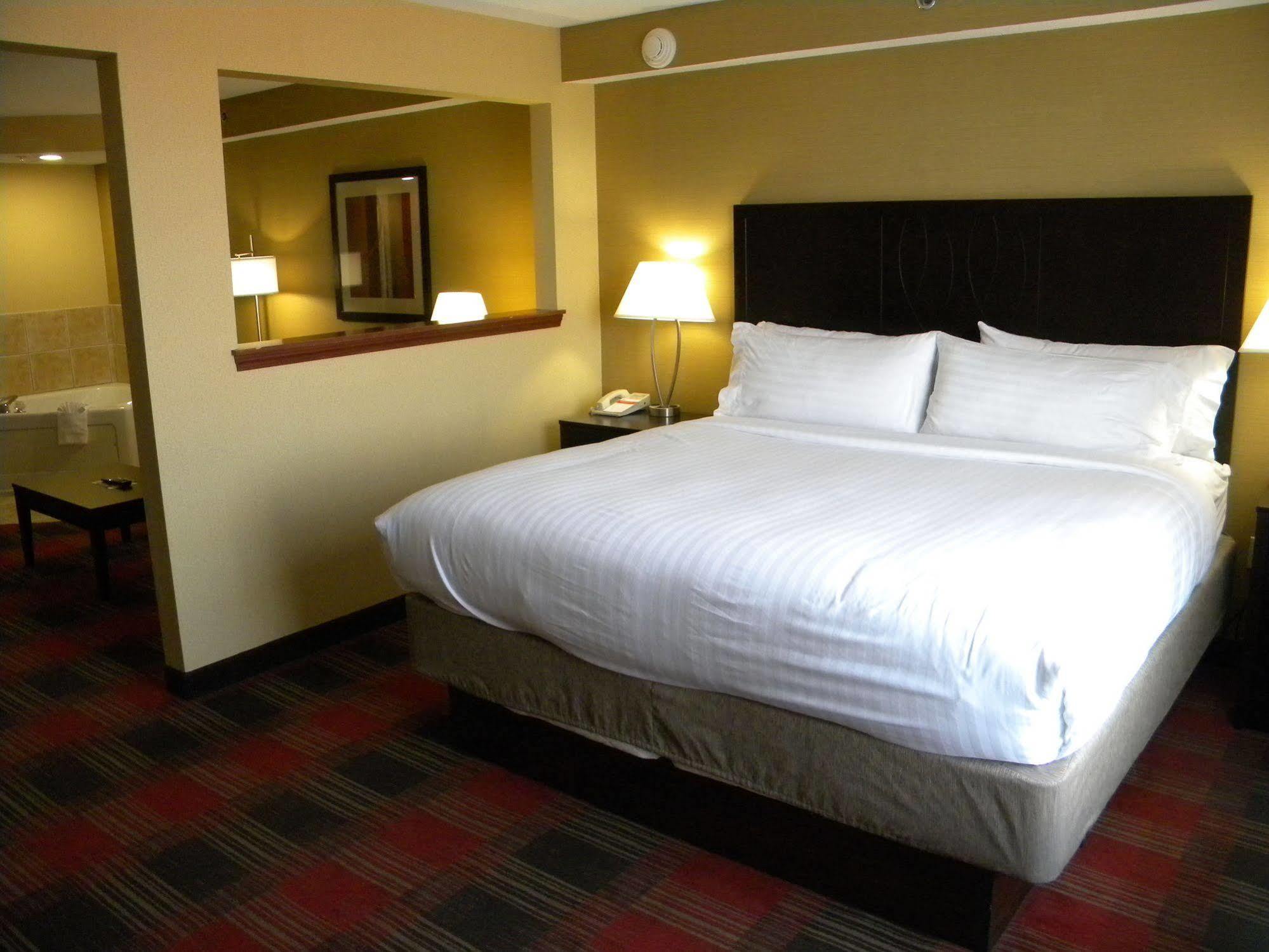 Holiday Inn Express Hotel & Suites Bowling Green By Ihg Εξωτερικό φωτογραφία