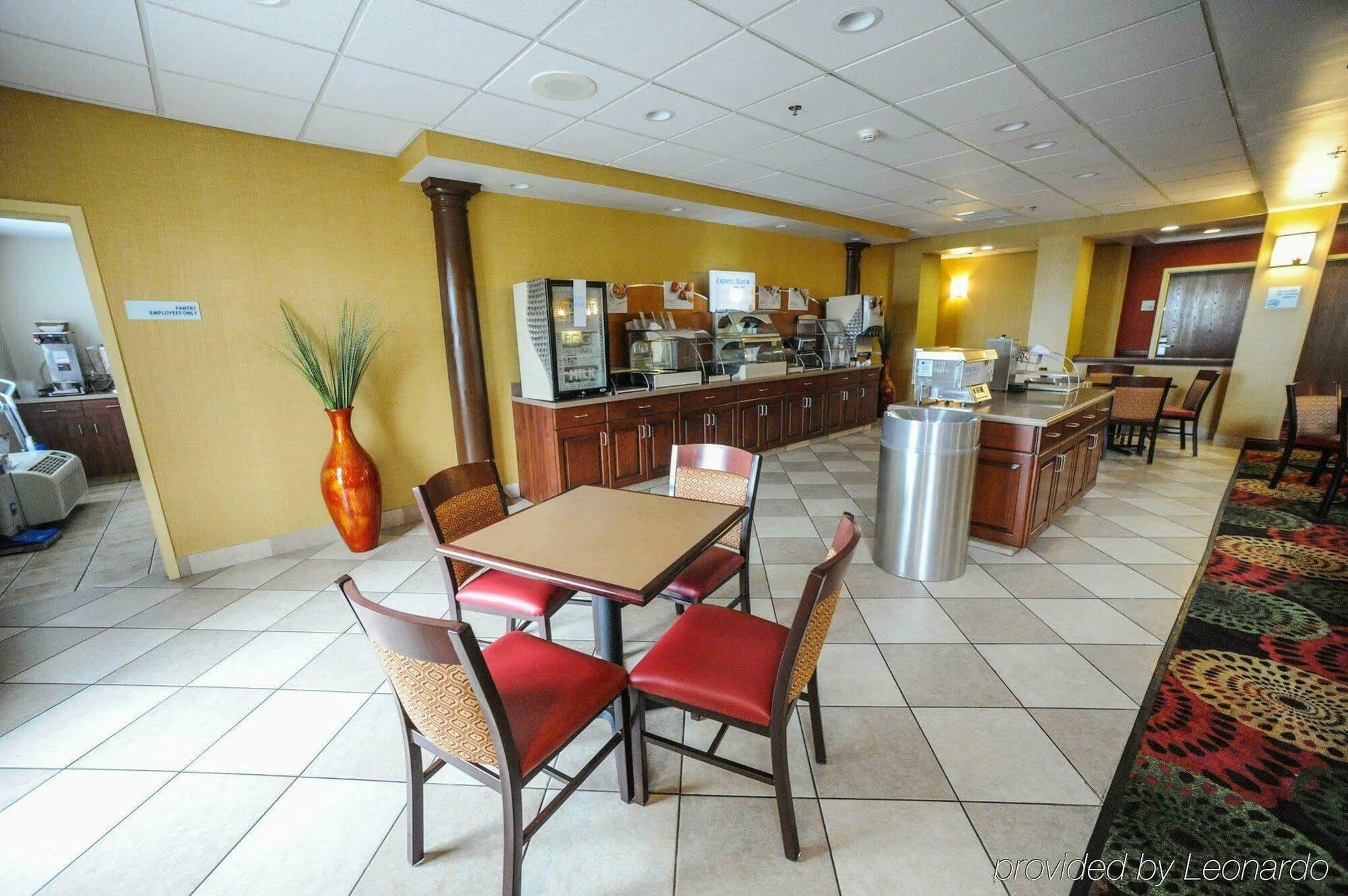 Holiday Inn Express Hotel & Suites Bowling Green By Ihg Εξωτερικό φωτογραφία