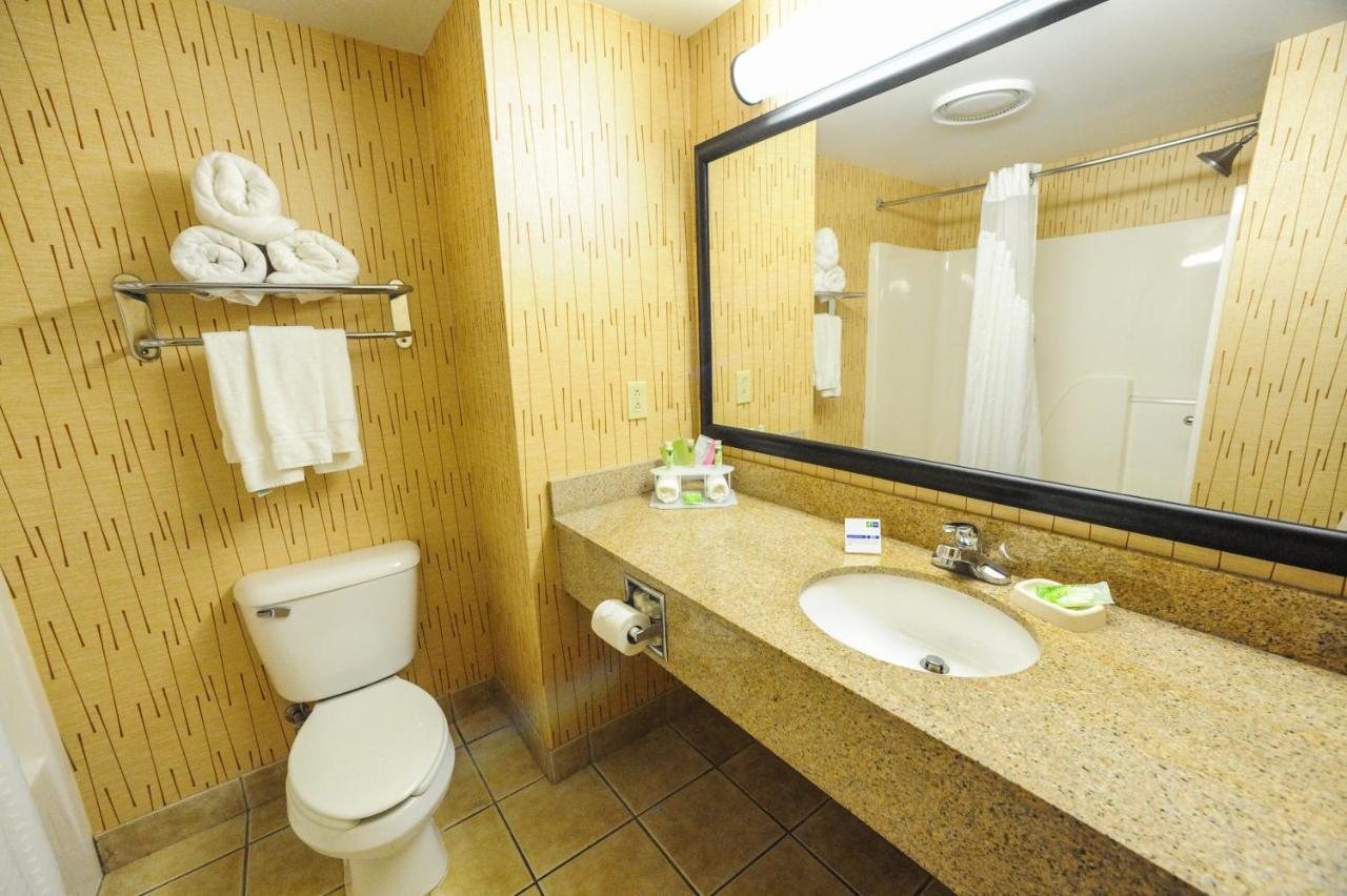 Holiday Inn Express Hotel & Suites Bowling Green By Ihg Εξωτερικό φωτογραφία